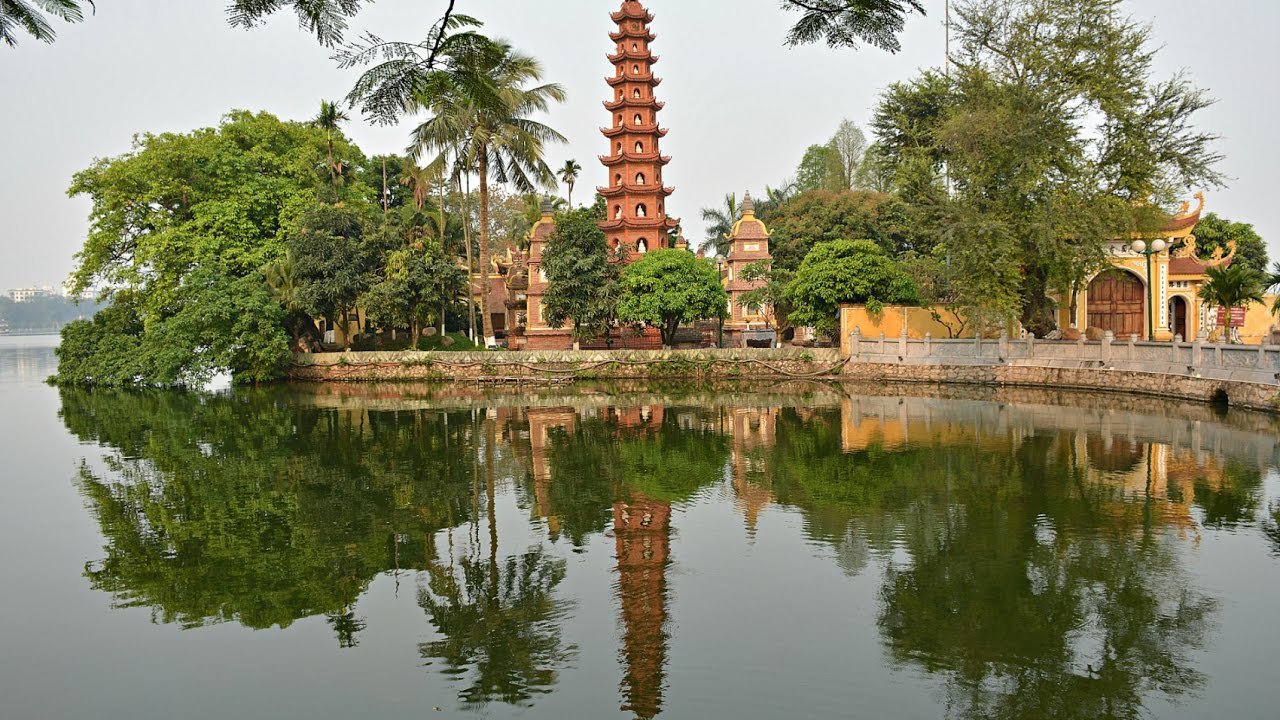Cycle Around West Lake Hanoi Half Day